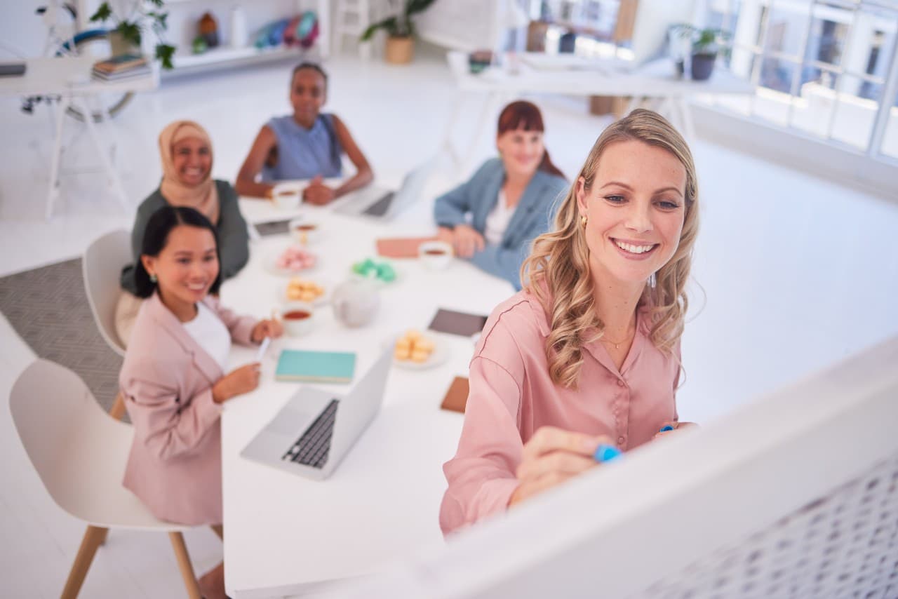 business-meeting-woman-and-writing